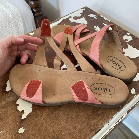 Taos Salmon leather Double U slip on sandals, size 10 - Picture 7 of 9